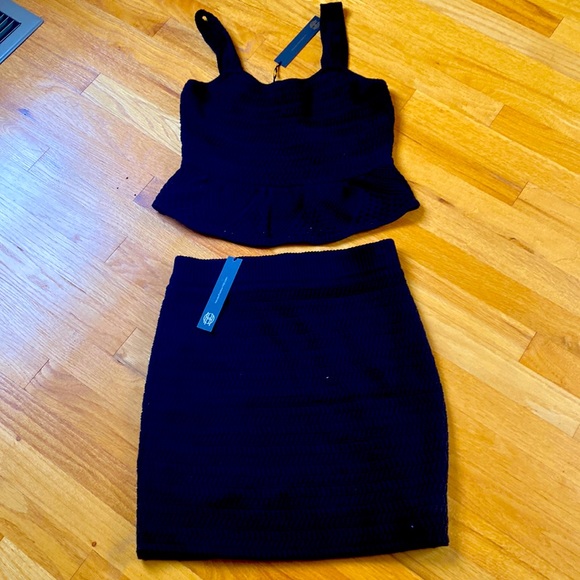 NWT House of Harlow 1960 knit crochet top and skirt set black size